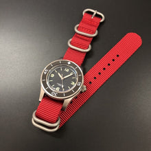 Load image into Gallery viewer, SteelDive New Arrival Diving Watch 2020 NH35 Sapphire 316L Stainless Steel Dive Watches For Men 300M Waterproof Automatic Watch
