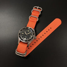 Load image into Gallery viewer, SteelDive New Arrival Diving Watch 2020 NH35 Sapphire 316L Stainless Steel Dive Watches For Men 300M Waterproof Automatic Watch
